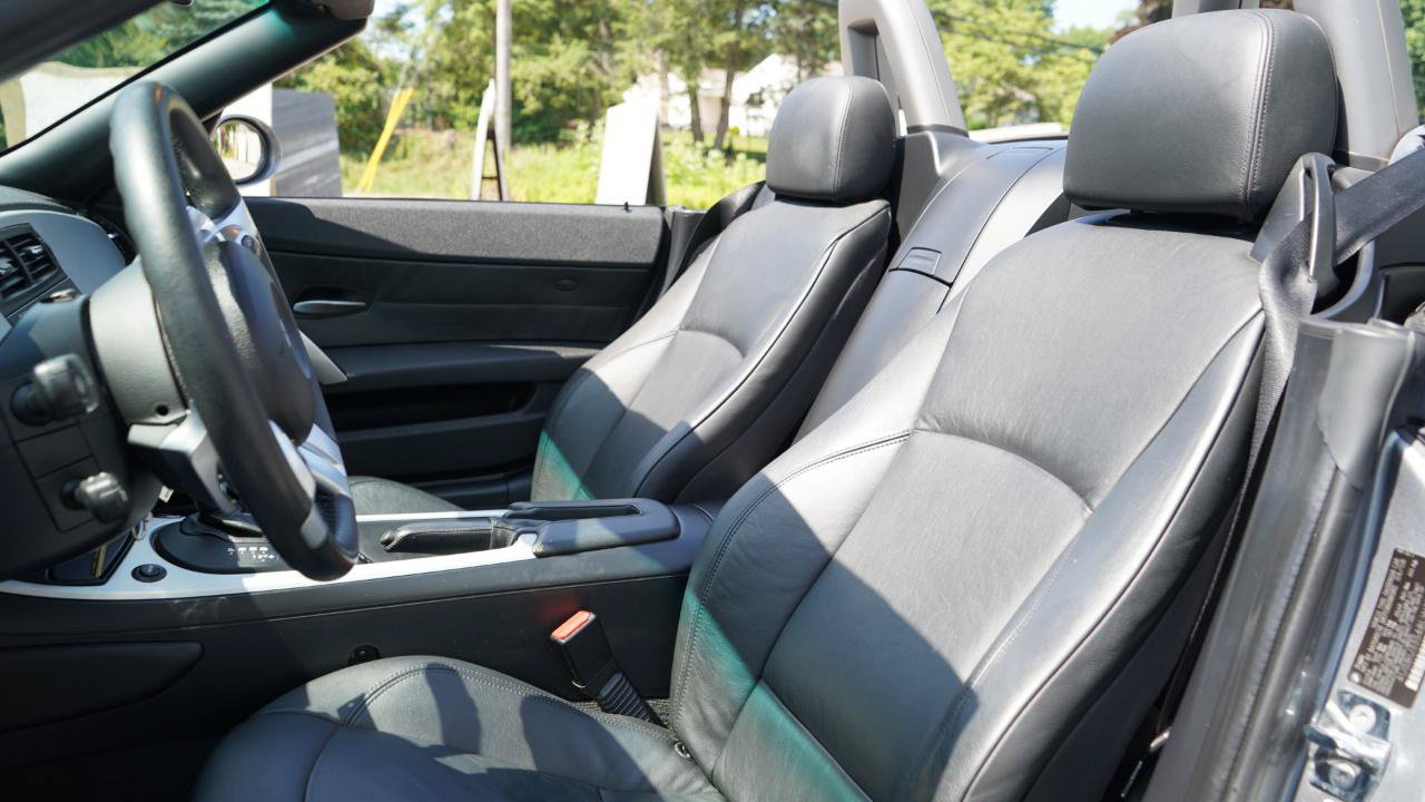 Used 2008 BMW Z4 3.0i w/ Premium Pkg RWD image 60