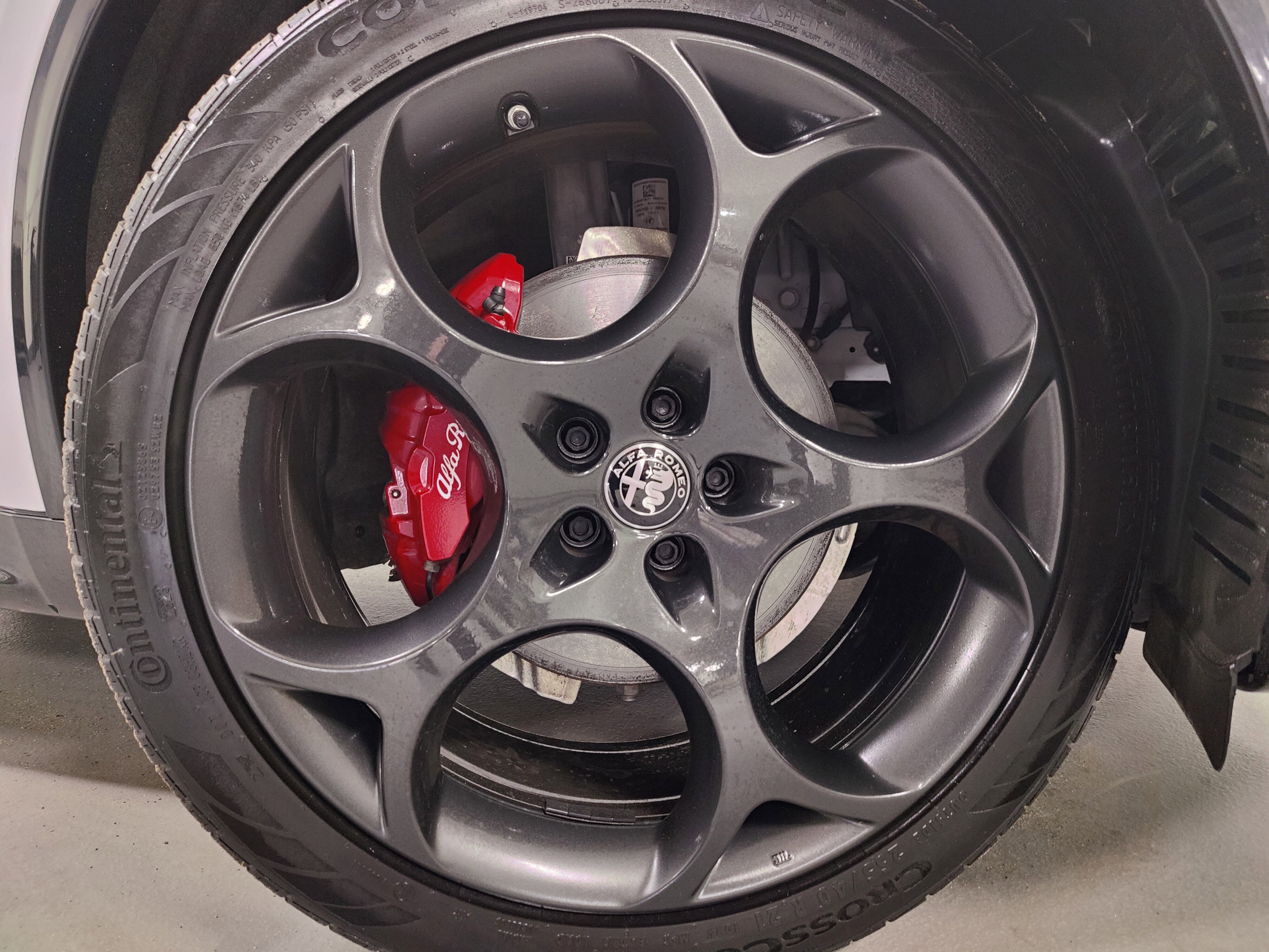 Certified 2024 Alfa Romeo Stelvio Veloce image 27