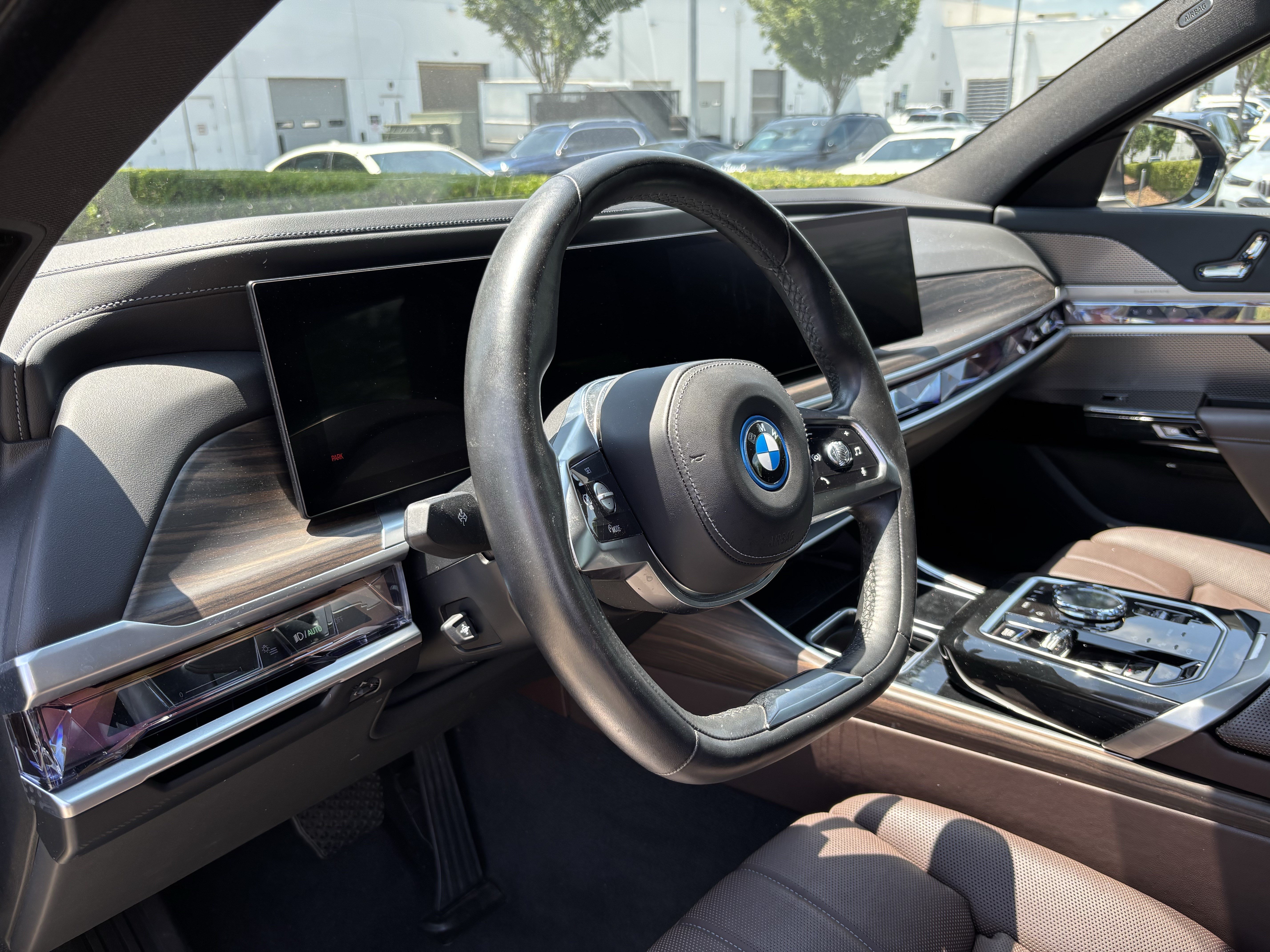 Certified 2023 BMW i7 xDrive60 AWD/4WD image 17