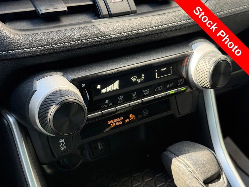 Used 2019 Toyota RAV4 LE w/ All Weather Liner Package FWD image 28