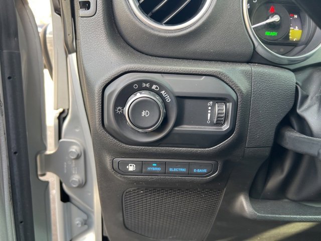 Used 2023 Jeep Wrangler Unlimited Sahara image 27