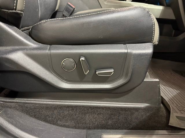 Used 2018 Ford F150 Raptor w/ Equipment Group 802A Luxury image 29