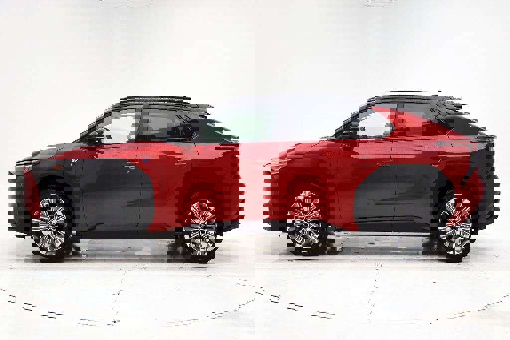 Used 2023 Subaru Solterra Touring image 6