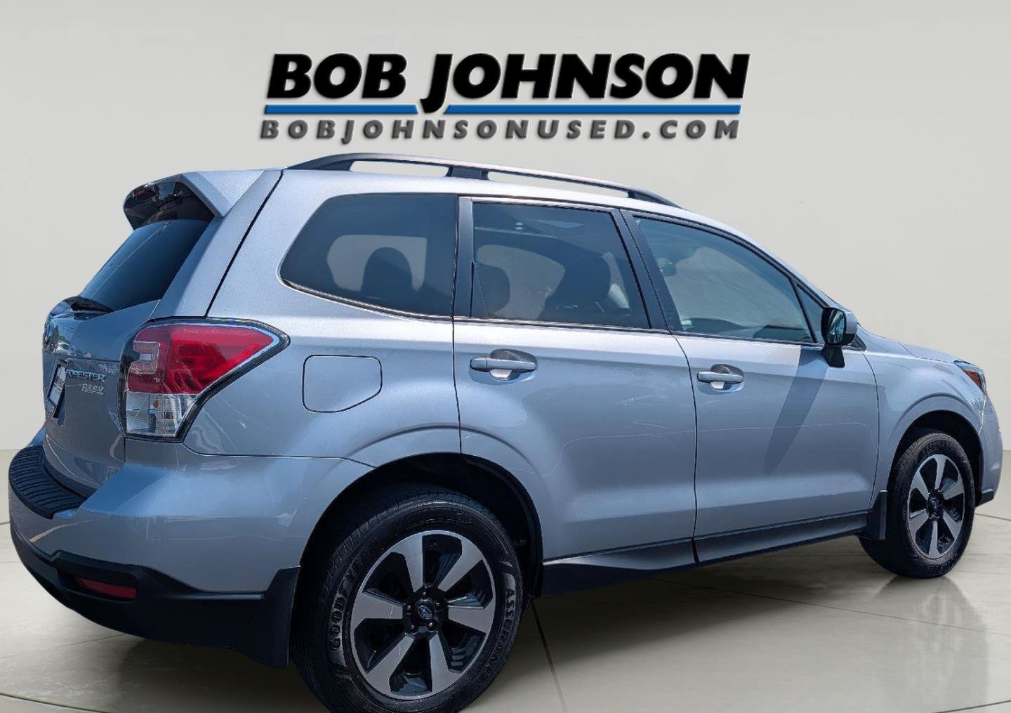 Used 2017 Subaru Forester 2.5i Premium AWD/4WD image 2