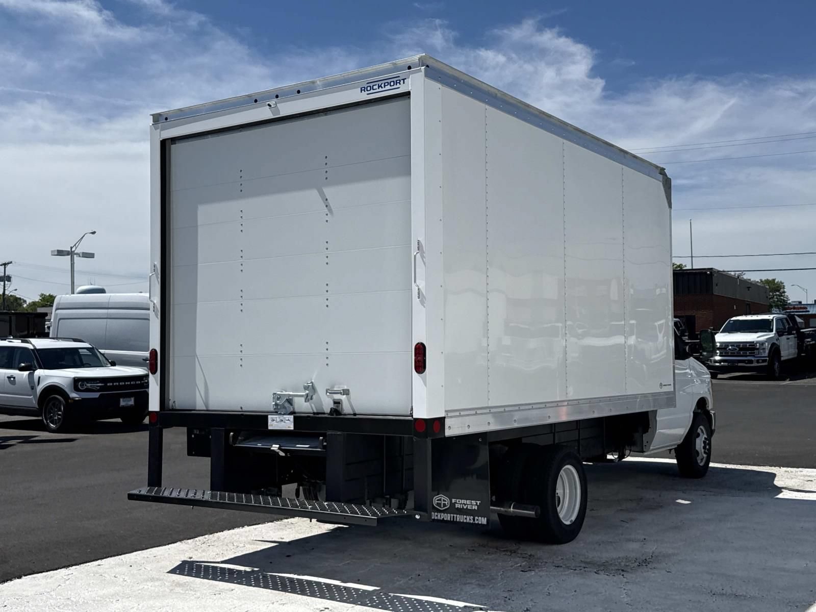 New 2027 Ford E-350 and Econoline 350 Super Duty w/ Power Equipment Group RWD image 3