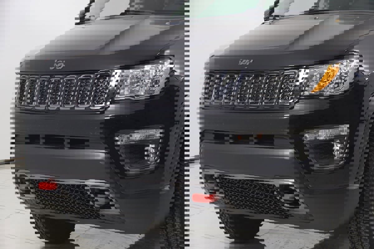 Used 2018 Jeep Compass Trailhawk w/ Safe & Security Group image 50