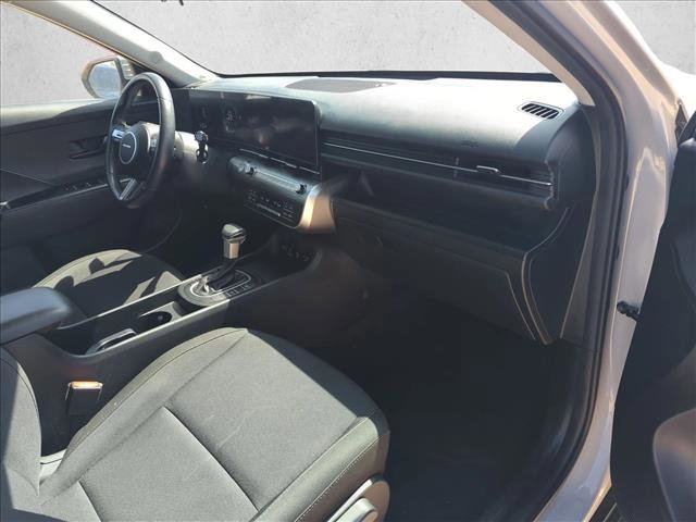 Used 2025 Hyundai Kona SEL image 18