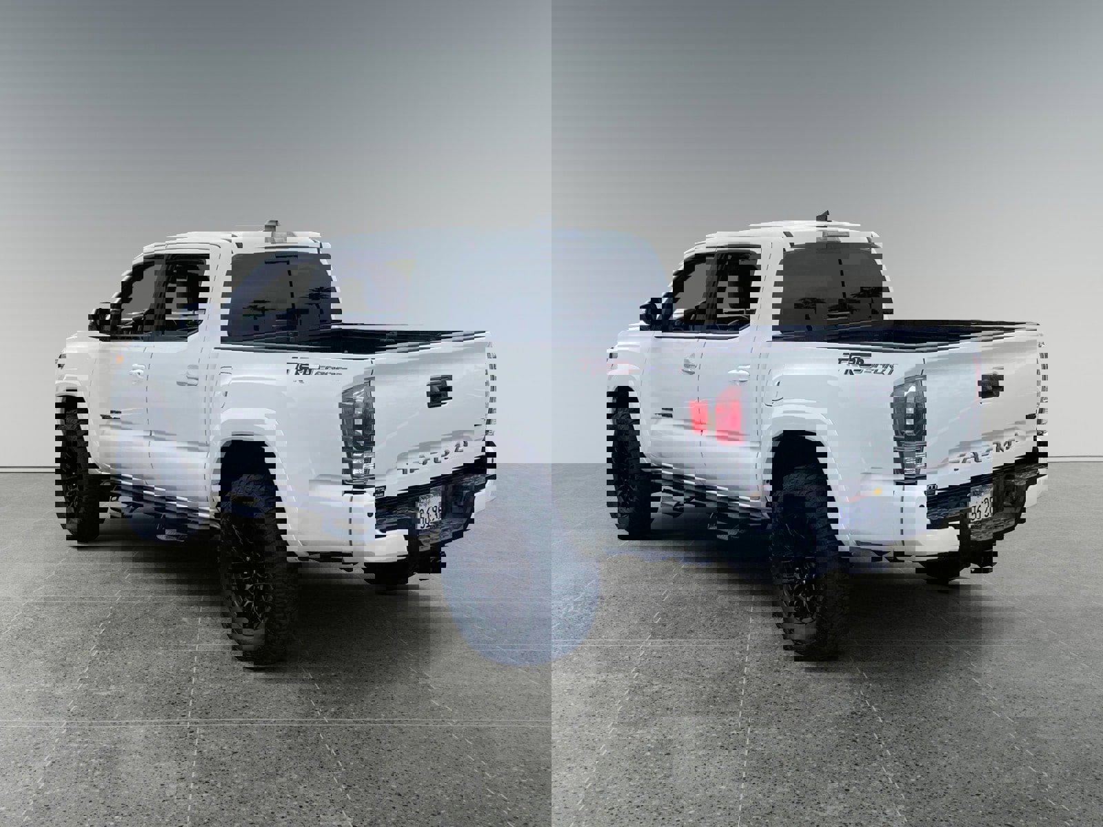 Used 2021 Toyota Tacoma TRD Sport w/ TRD Premium Sport Package image 3