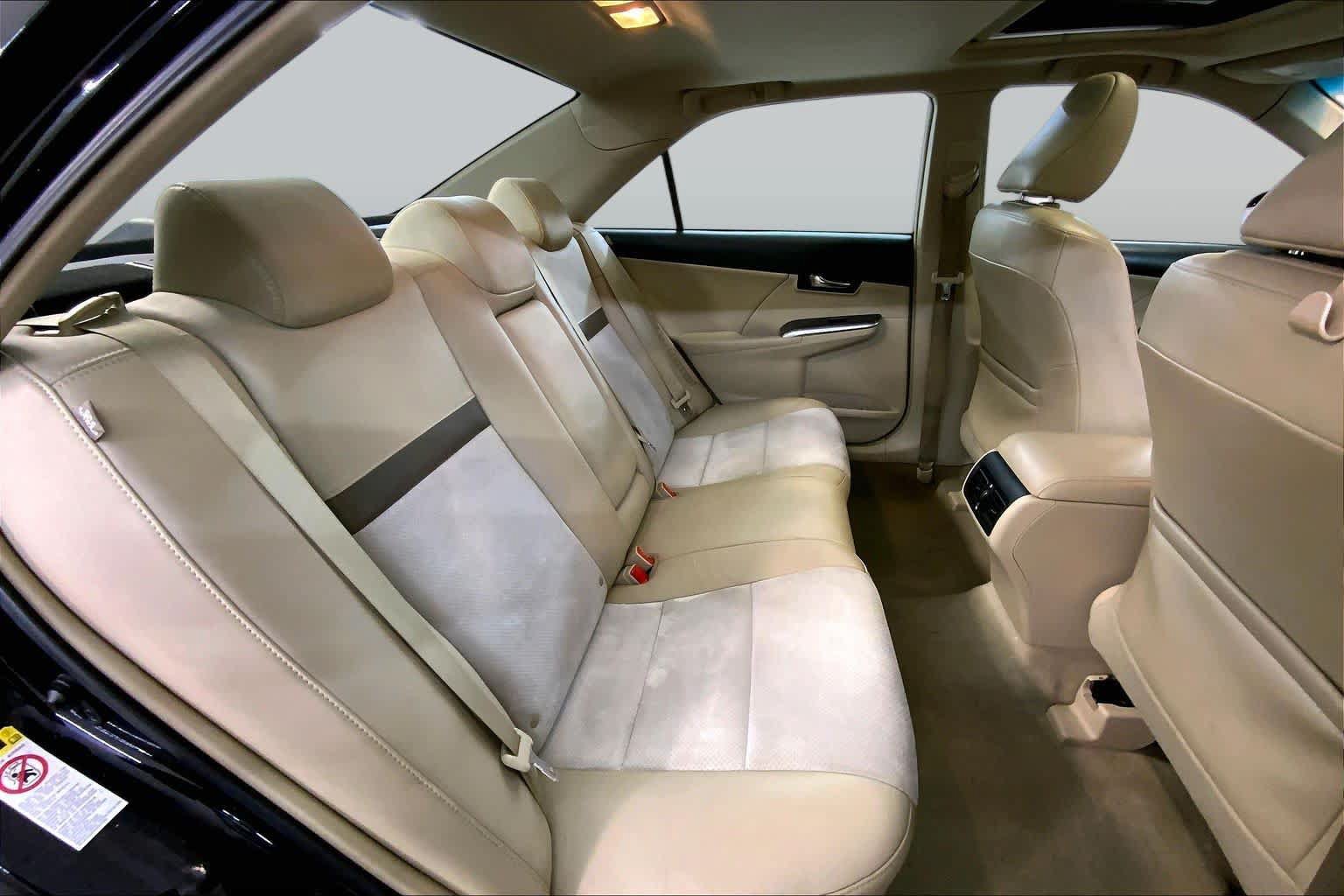 Used 2012 Toyota Camry XLE w/ Leather Pkg FWD image 19