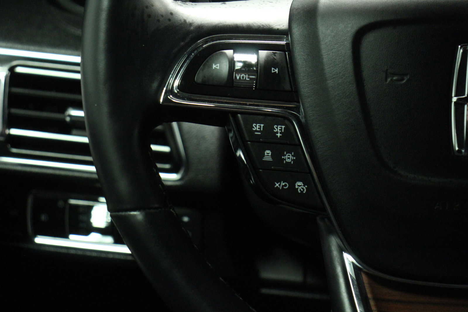 Used 2024 Lincoln Navigator Reserve image 22