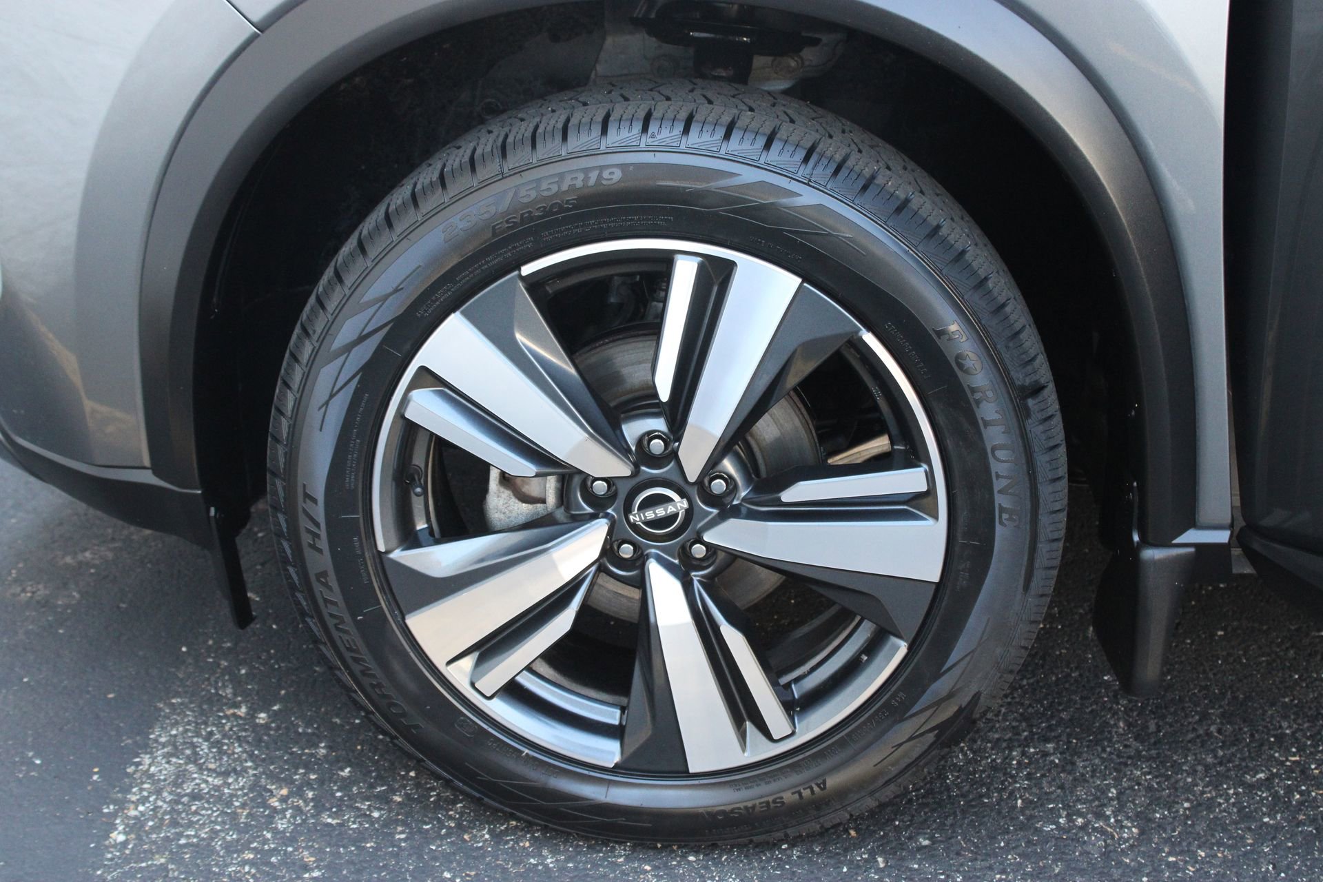 Used 2023 Nissan Rogue SL FWD image 11