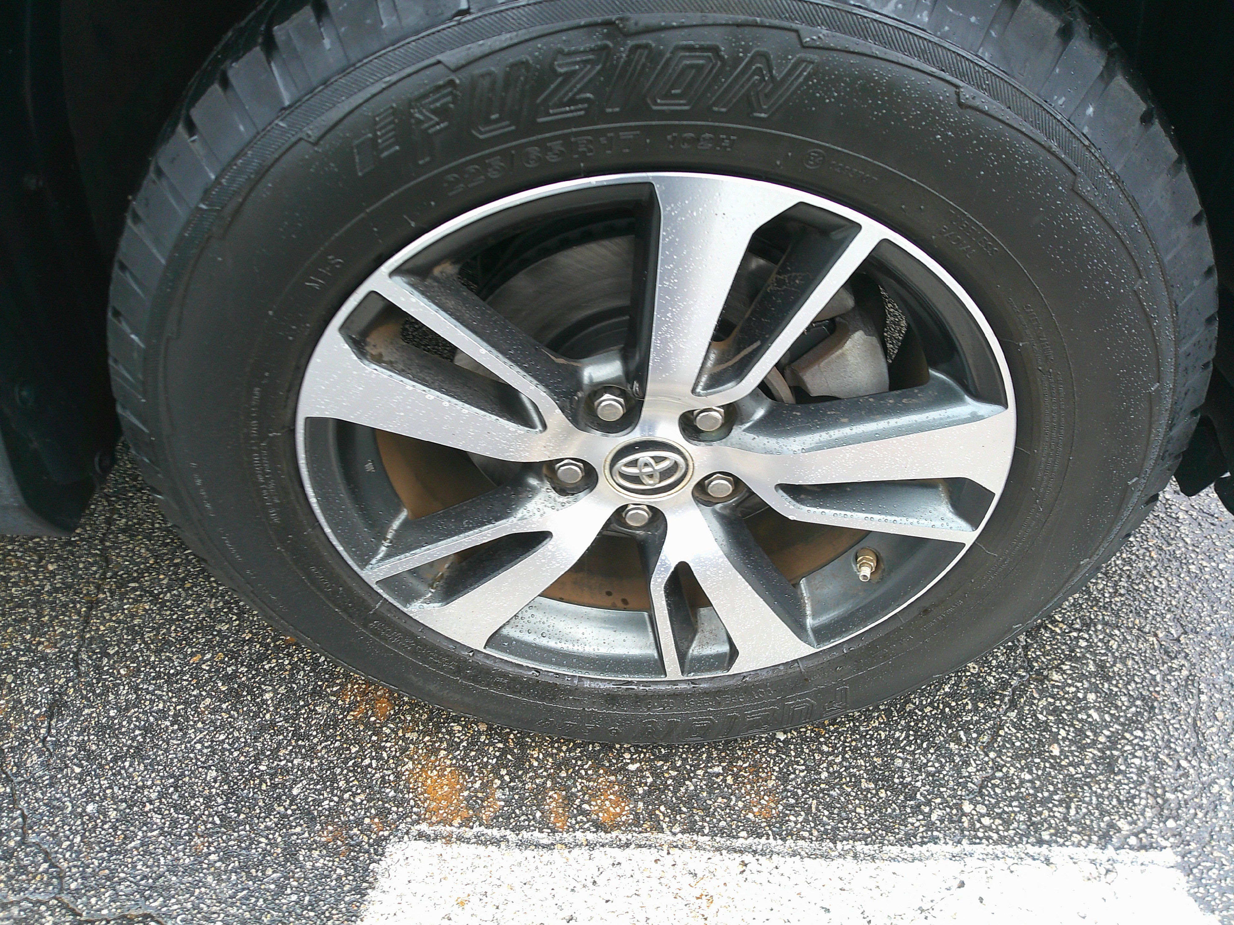 Used 2018 Toyota RAV4 XLE image 15