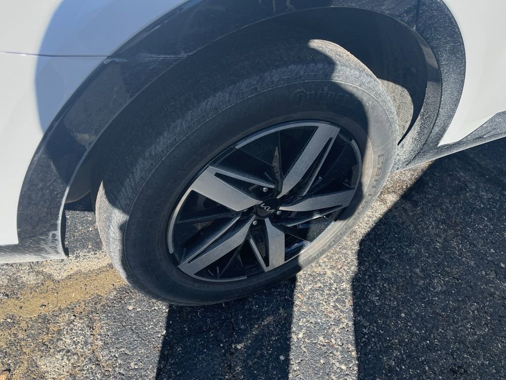 Used 2023 Kia Sorento S image 5