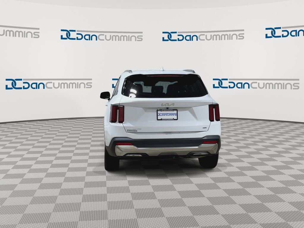 Used 2024 Kia Sorento S image 8