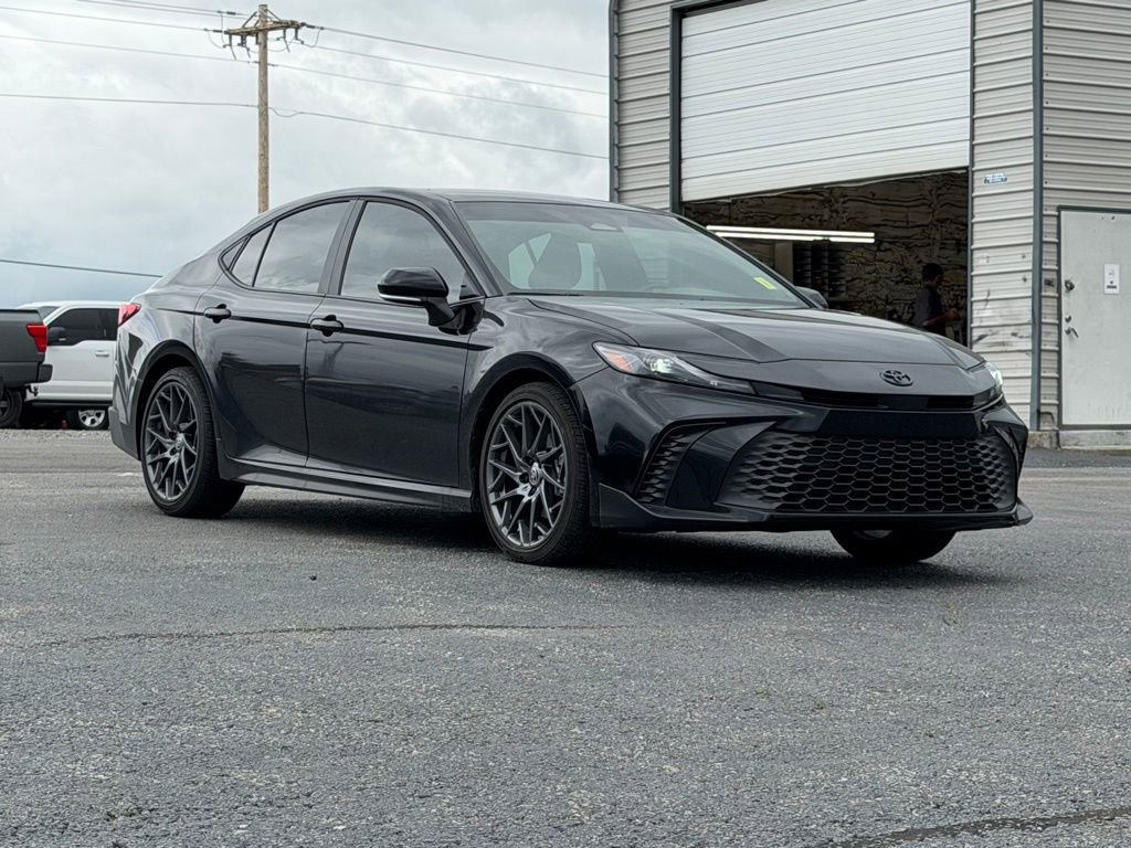 Used 2026 Toyota Camry SE w/ Convenience Package FWD image 2