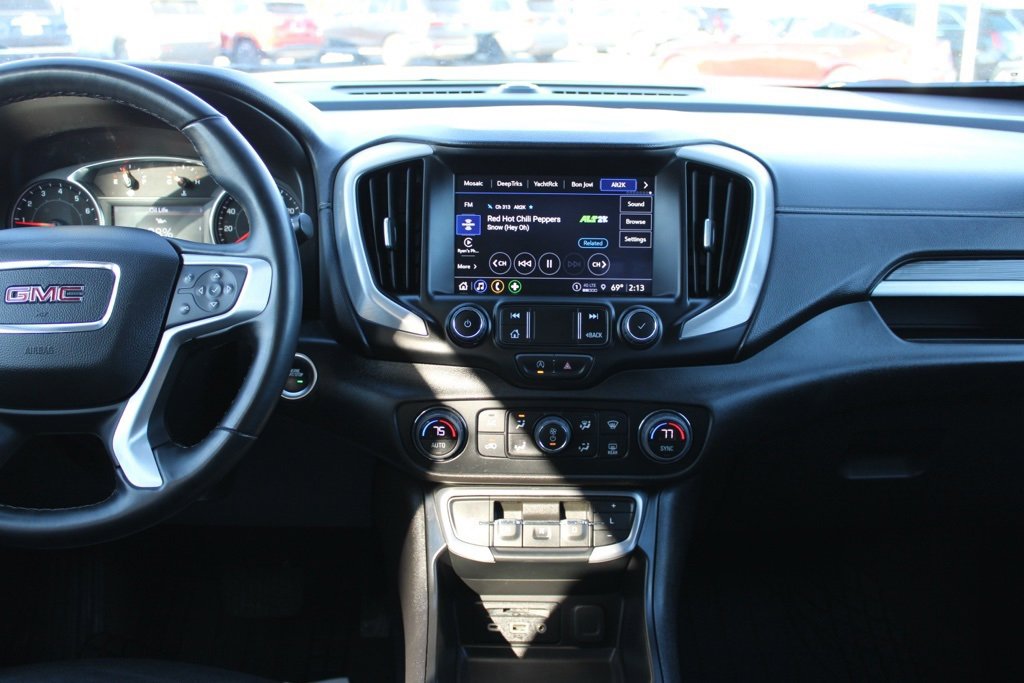 Used 2024 GMC Terrain SLT image 18
