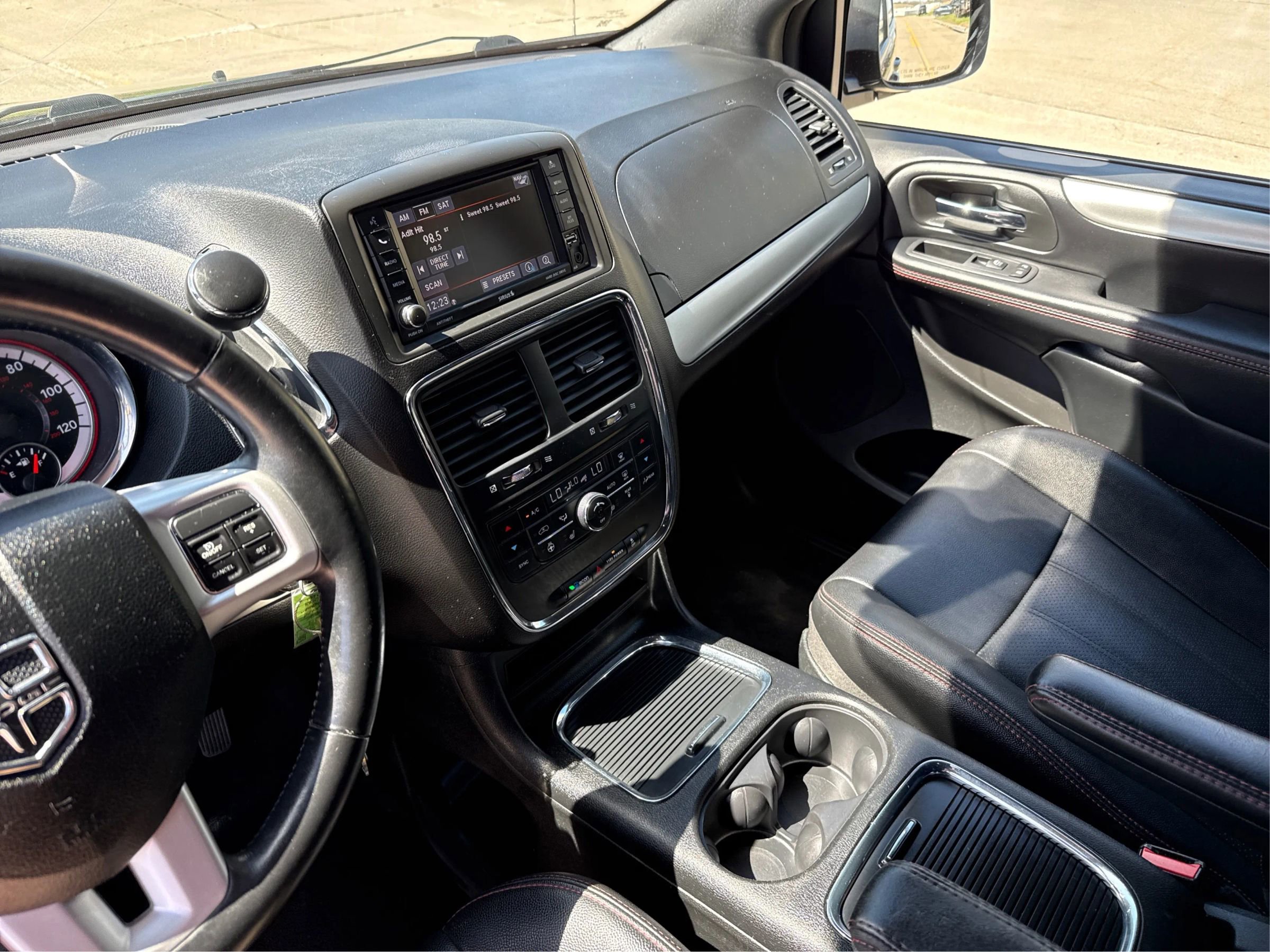 Used 2019 Dodge Grand Caravan GT FWD image 16