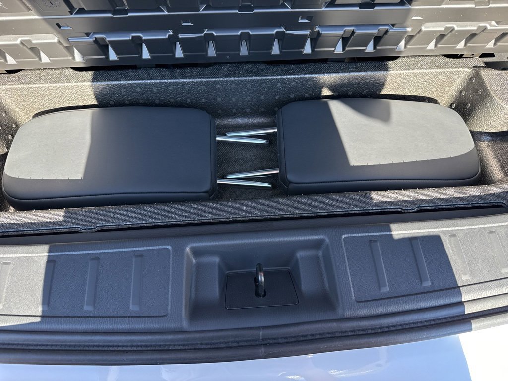 New 2025 Mitsubishi Outlander SE image 32