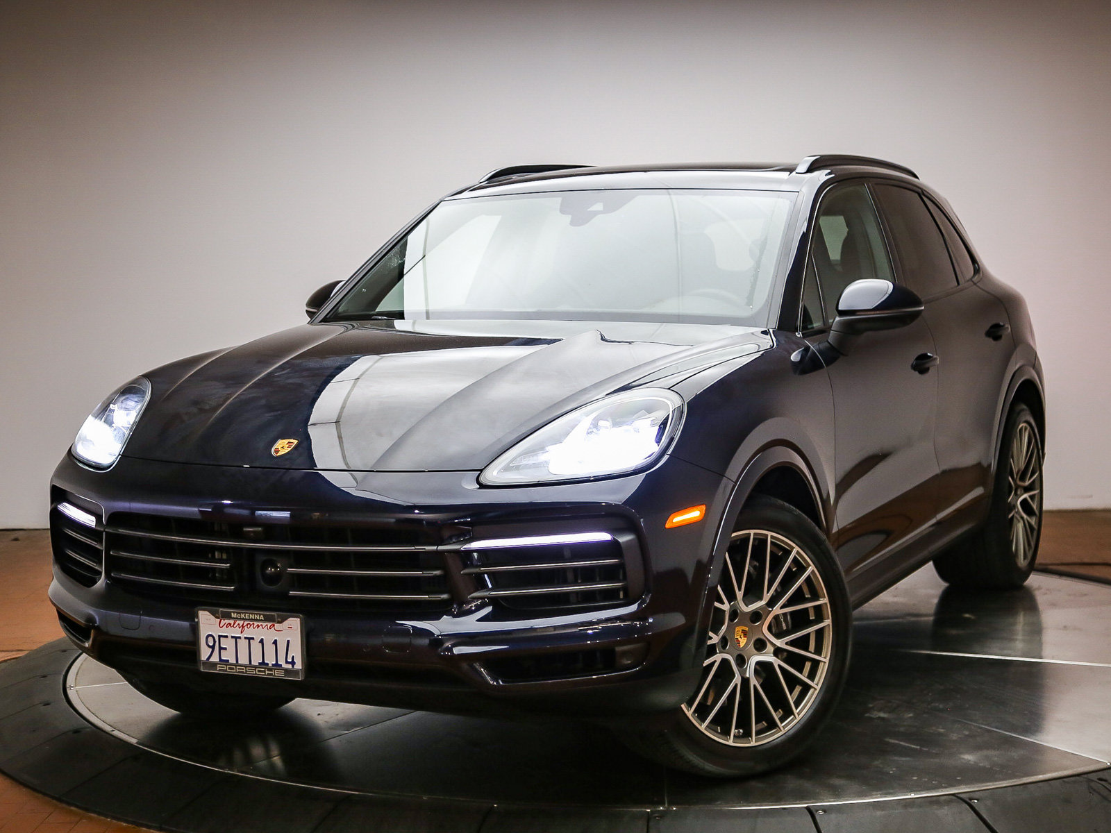 Certified 2023 Porsche Cayenne Platinum Edition AWD/4WD image 1