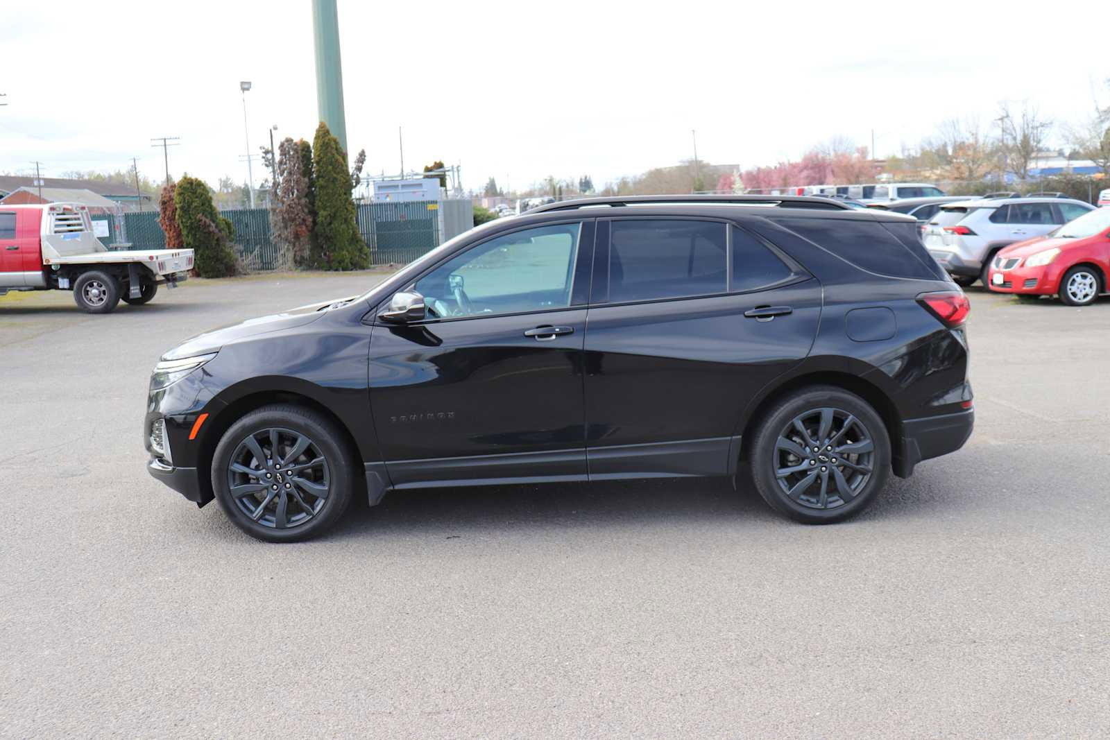Used 2022 Chevrolet Equinox RS w/ RS Leather Package image 8