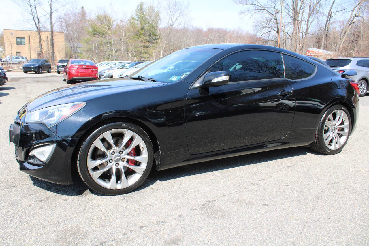 Used 2013 Hyundai Genesis 3.8 image 13