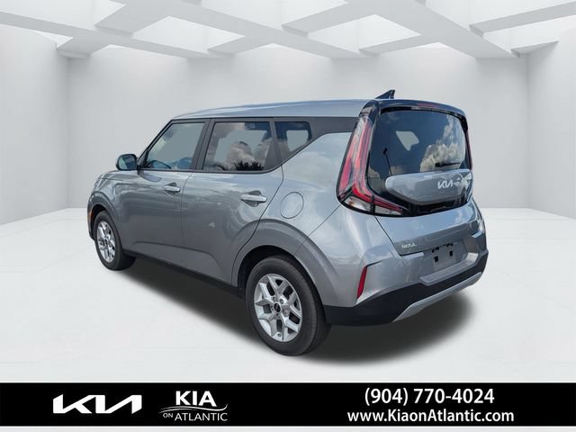 Used 2025 Kia Soul LX w/ LX Technology Package FWD image 5
