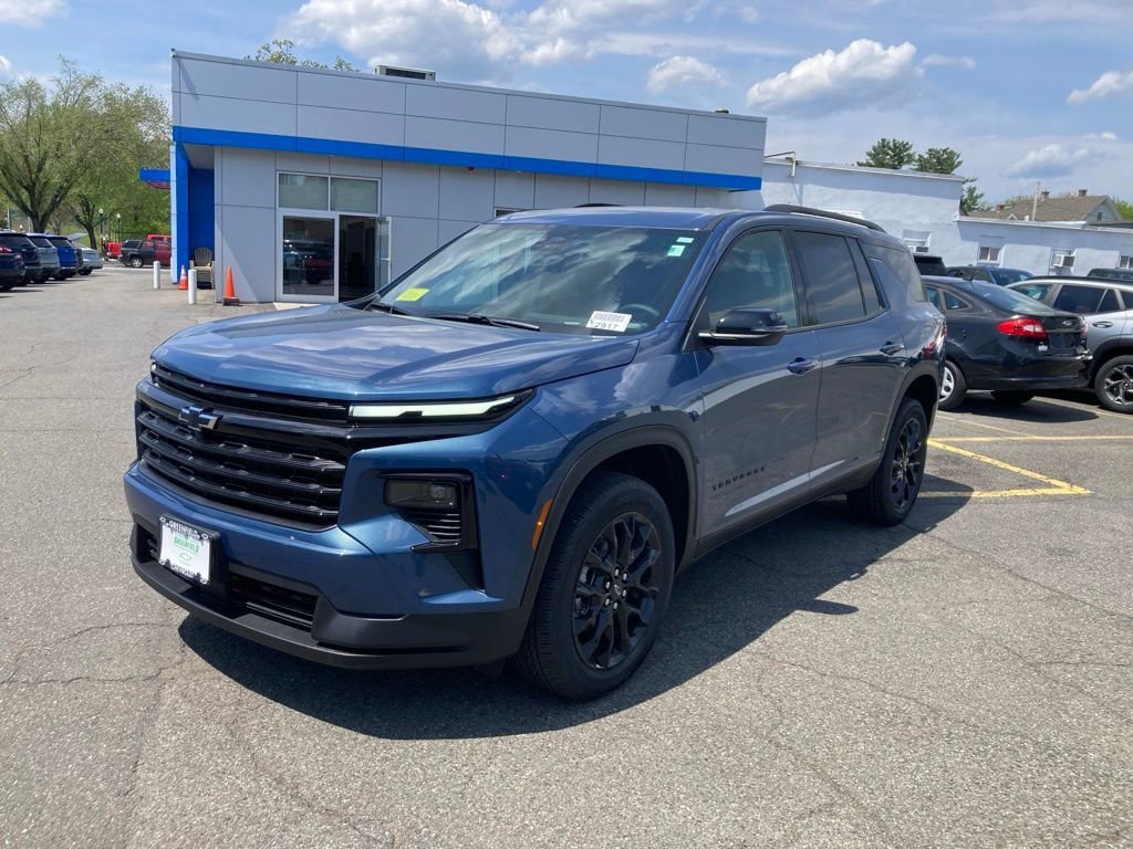 New 2026 Chevrolet Traverse LT w/ Midnight/Sport Edition AWD/4WD image 3
