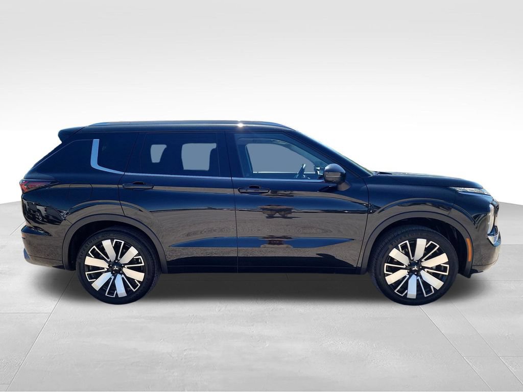 Used 2025 Mitsubishi Outlander SEL AWD/4WD image 8
