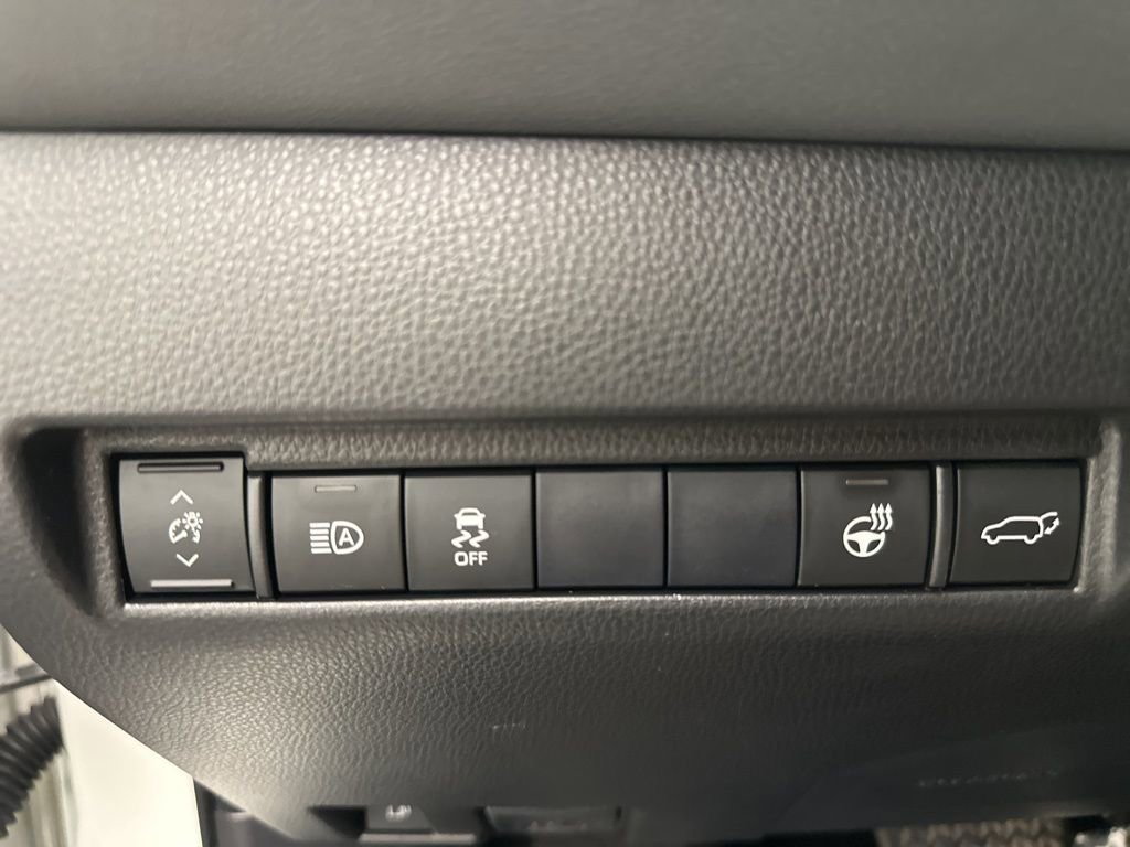 Used 2021 Toyota Venza XLE w/ Softex Package AWD/4WD image 20