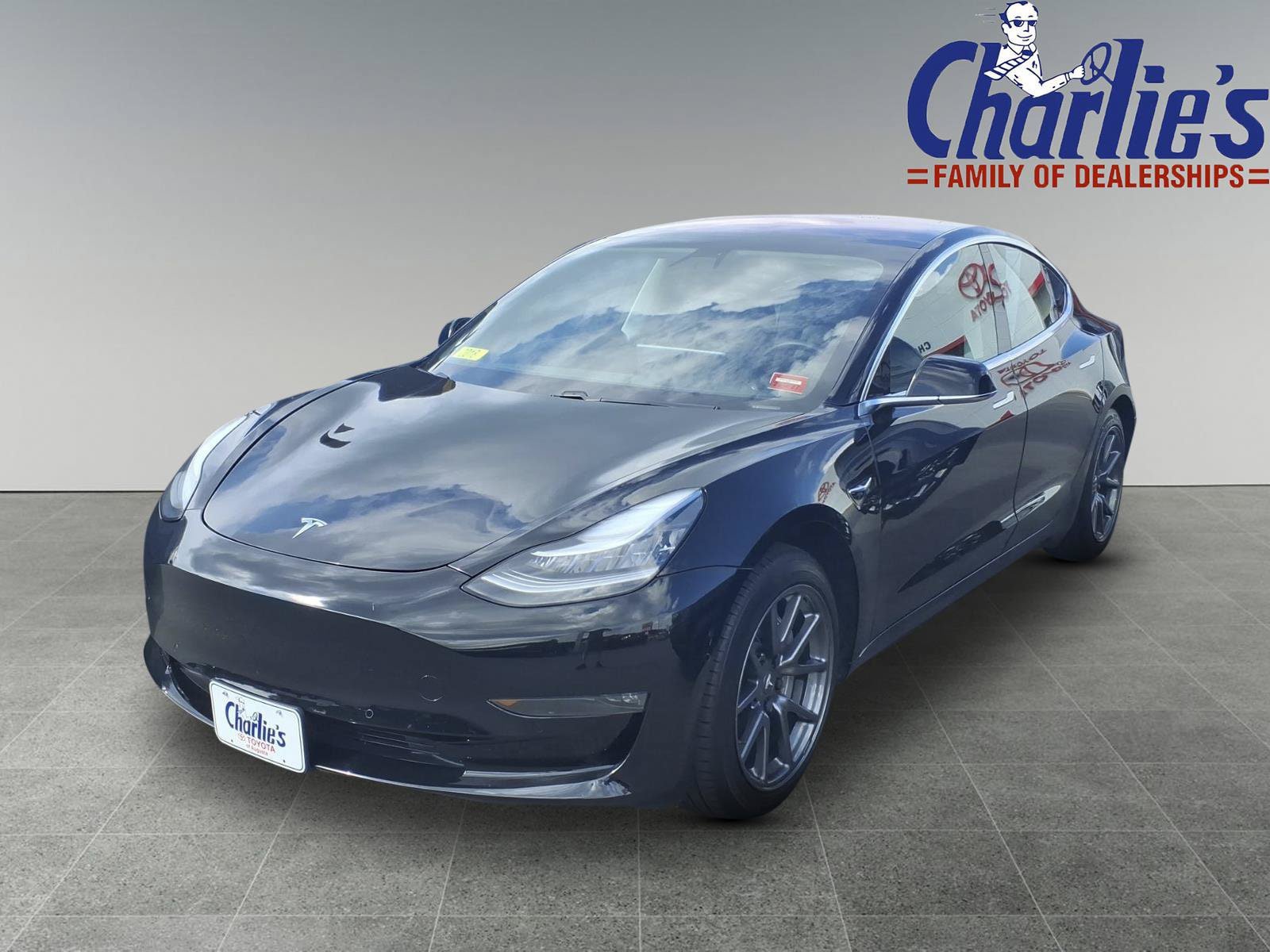 Used 2018 Tesla Model 3 Mid Range RWD image 1