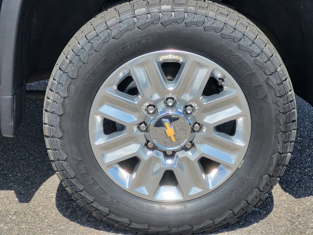 Used 2024 Chevrolet Silverado 2500 High Country w/ High Country Premium Package AWD/4WD image 8