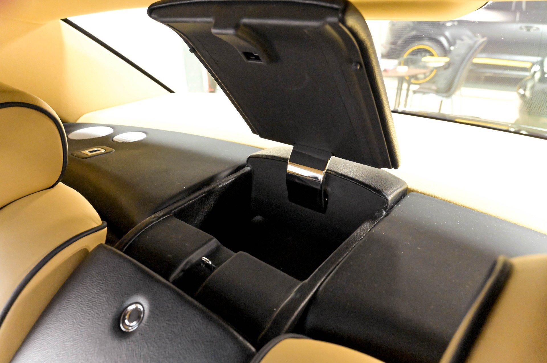 Used 2013 Rolls-Royce Phantom Sedan RWD image 37