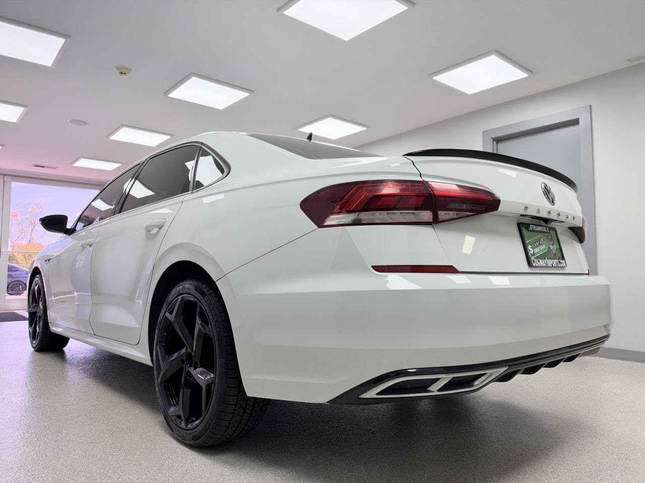 Used 2021 Volkswagen Passat 2.0T R-Line FWD image 5