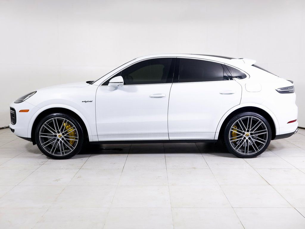 Certified 2023 Porsche Cayenne Turbo S image 2