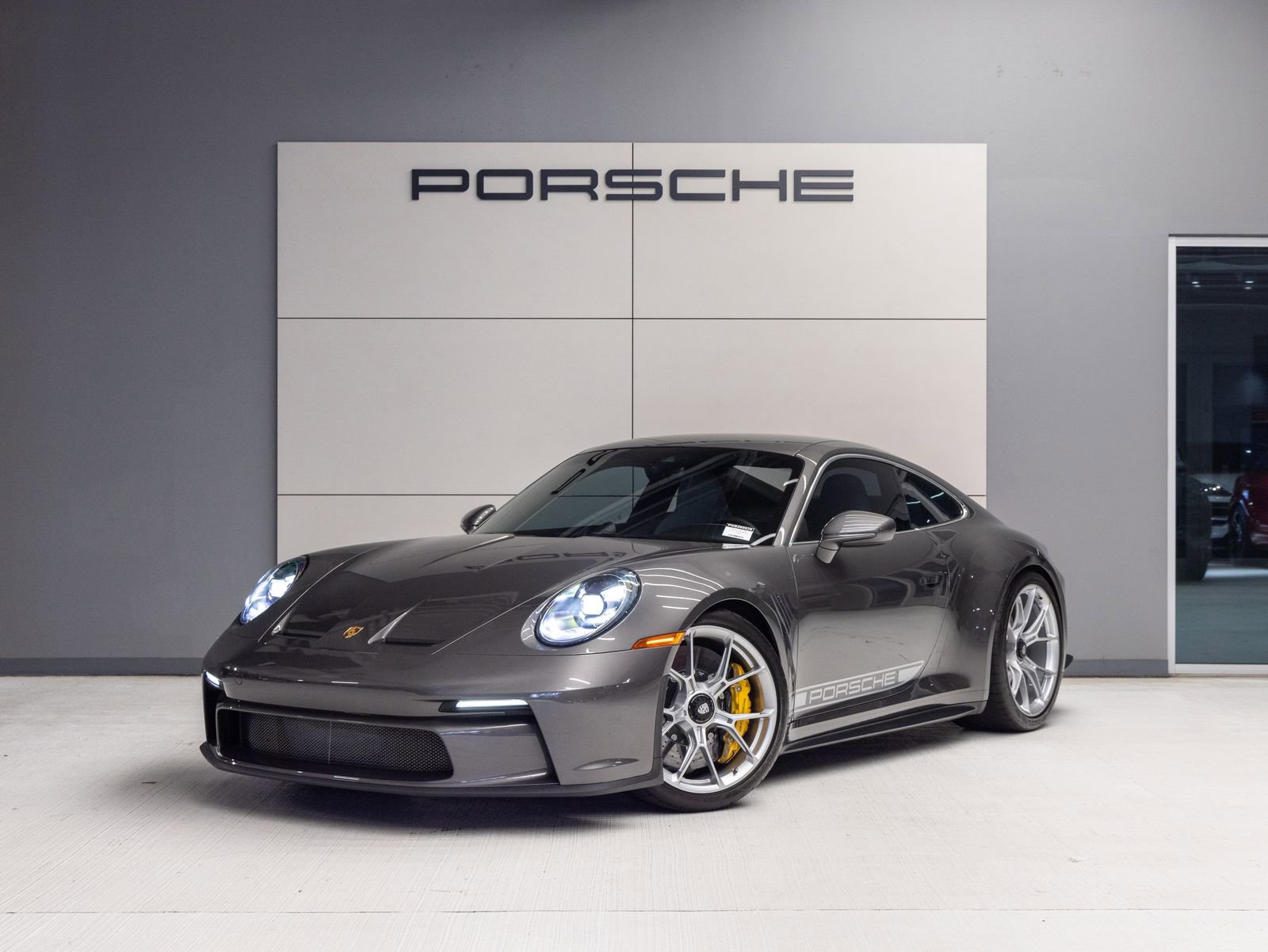 Certified 2022 Porsche 911 GT3 RWD image 1