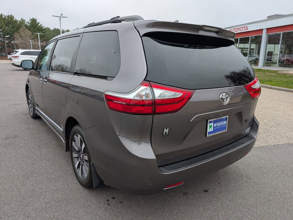 Used 2019 Toyota Sienna XLE w/ XLE Navigation Package AWD/4WD image 3