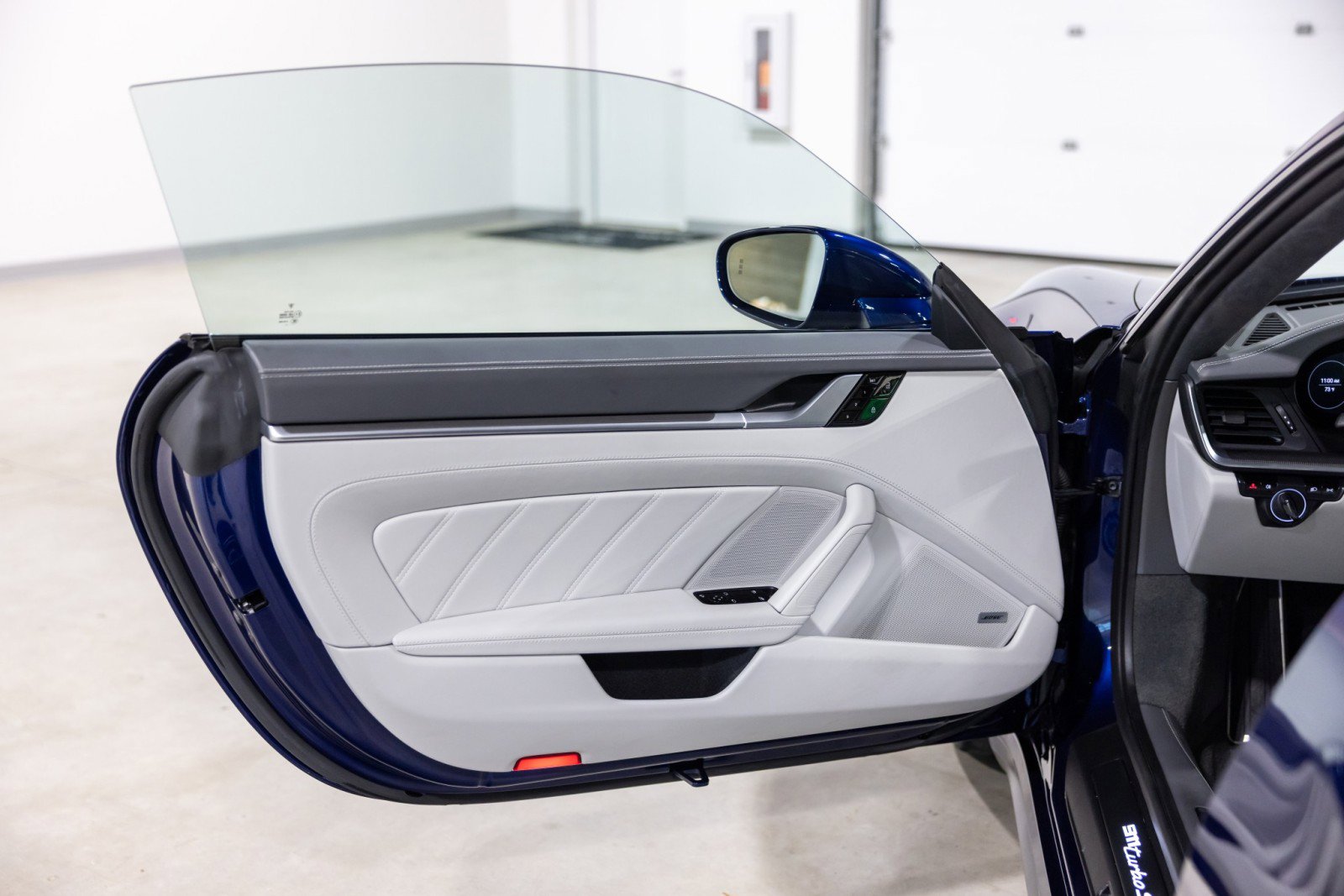 Used 2021 Porsche 911 Turbo S image 28