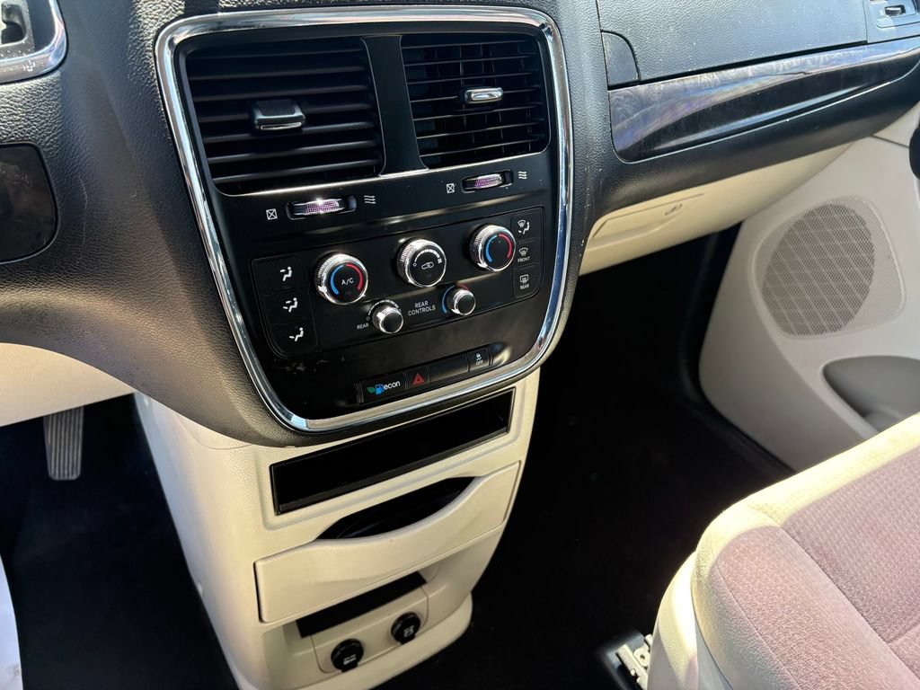Used 2017 Dodge Grand Caravan SE w/ Power Window Group FWD image 16