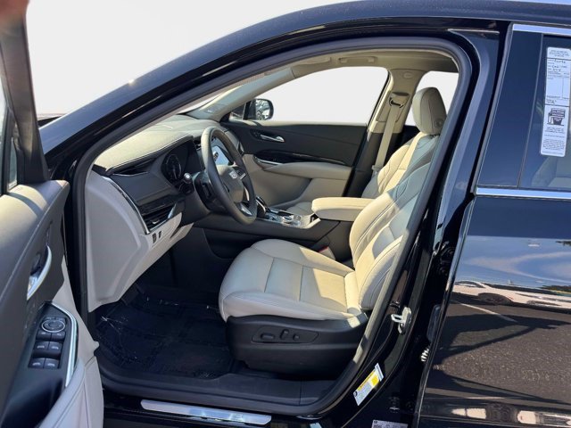Certified 2023 Cadillac XT4 Premium Luxury w/ LPO, ONYX Package AWD/4WD image 23