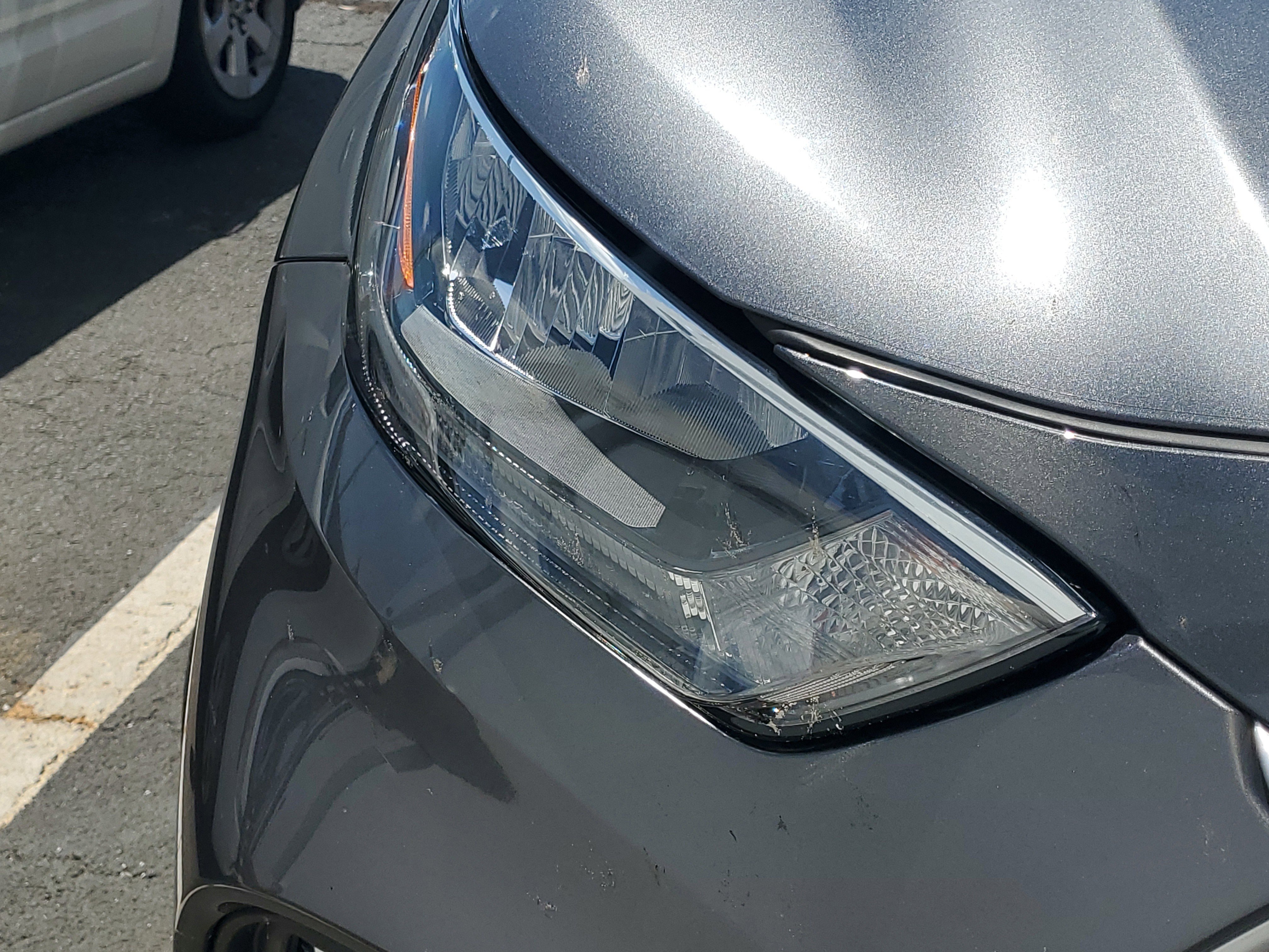 Used 2020 Toyota Highlander XLE FWD image 2