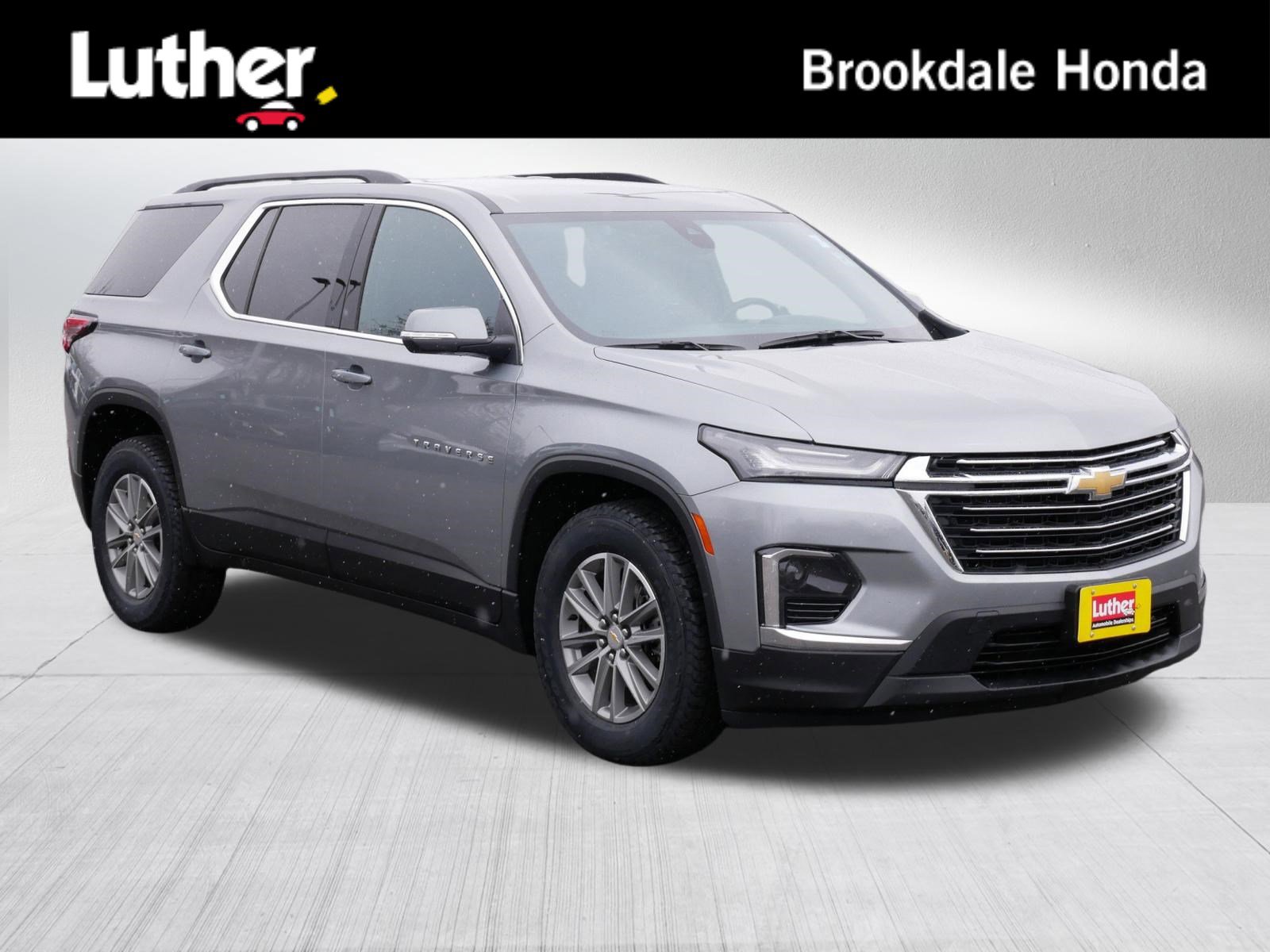 Used 2023 Chevrolet Traverse LT image 1