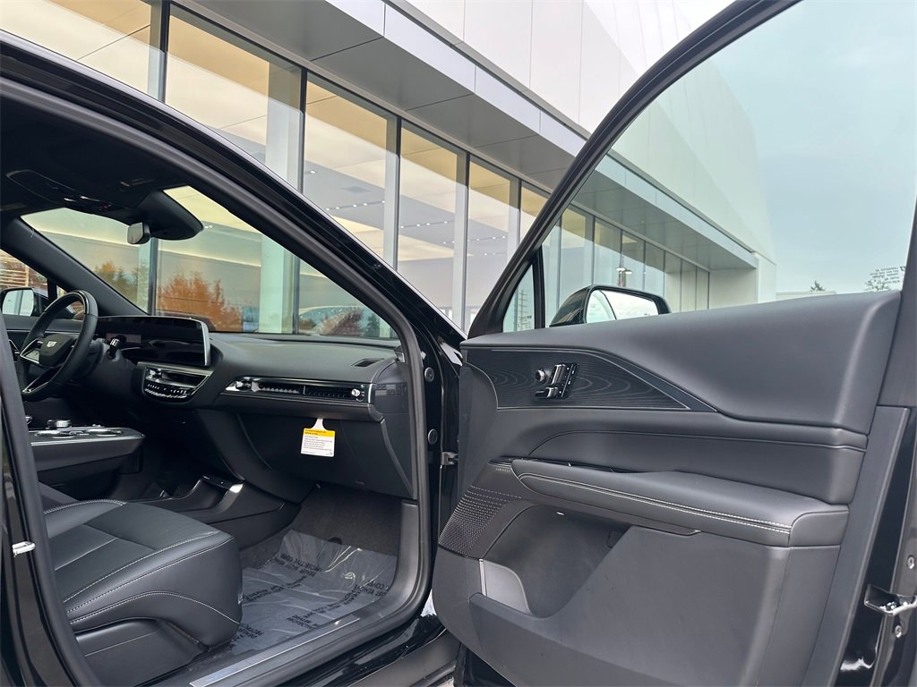 New 2026 Cadillac Lyriq Luxury image 11