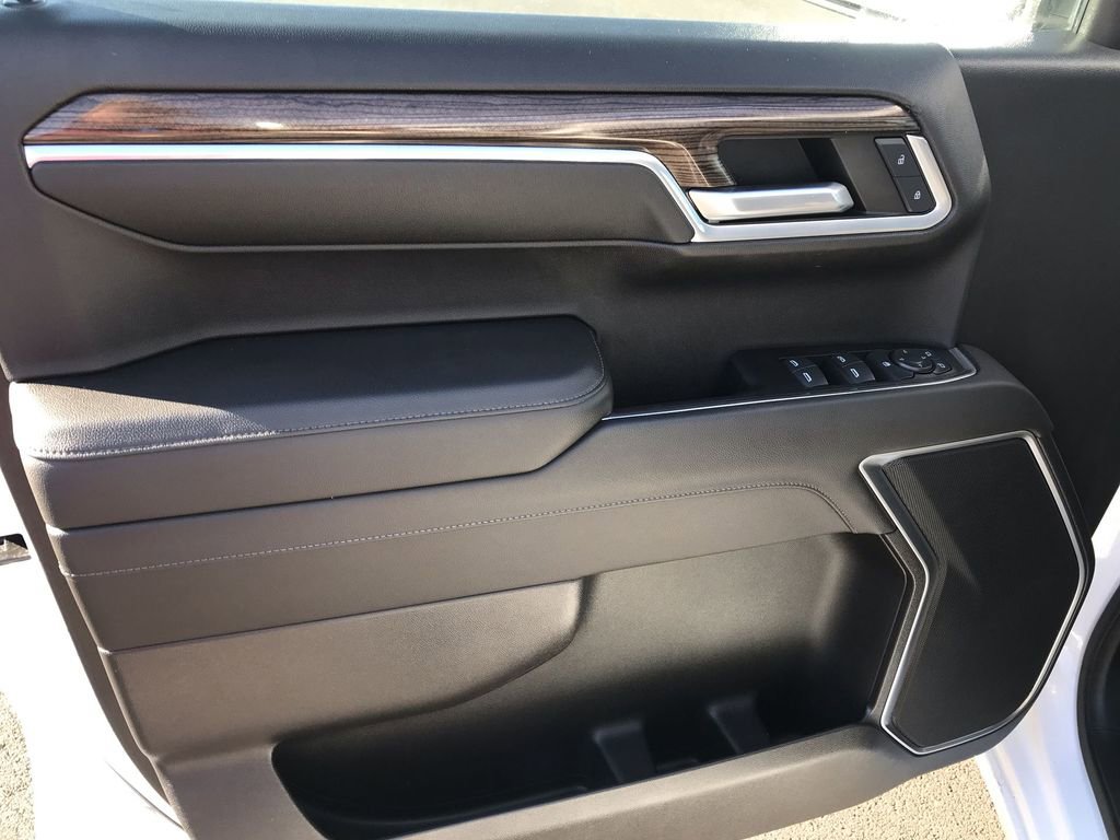 Used 2022 Chevrolet Silverado 1500 LT AWD/4WD image 13