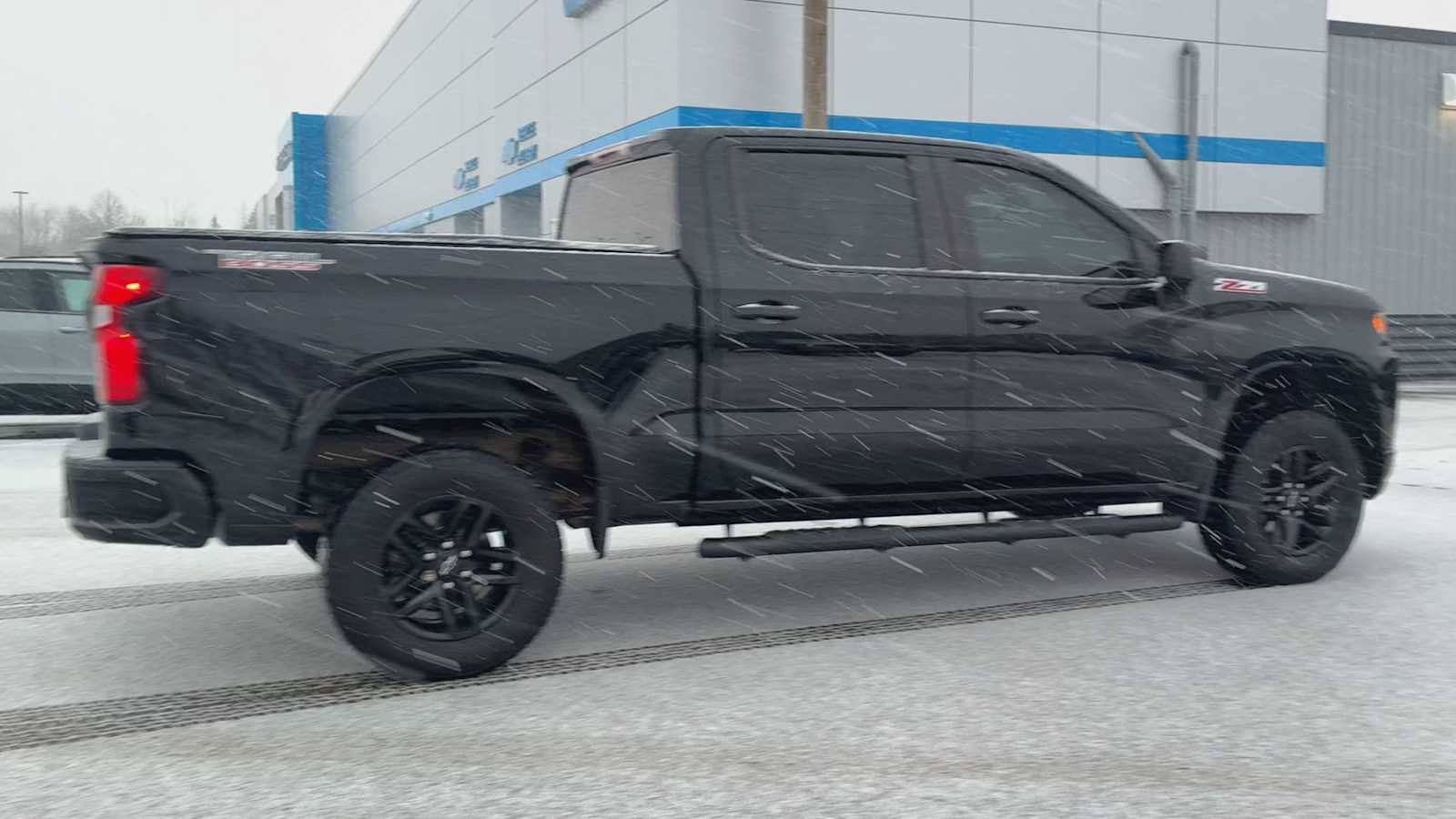 Certified 2021 Chevrolet Silverado 1500 Custom Trail Boss w/ Midnight Edition image 2