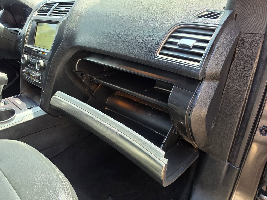Used 2018 Ford Explorer XLT w/ Equipment Group 202A image 50