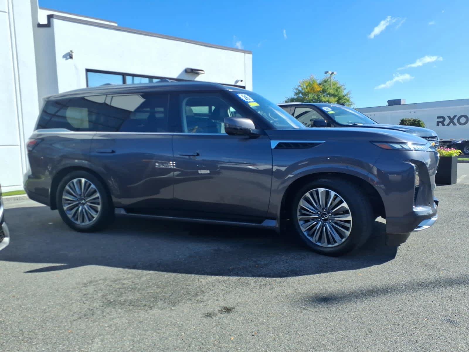 Certified 2026 INFINITI QX80 Luxe AWD/4WD image 4