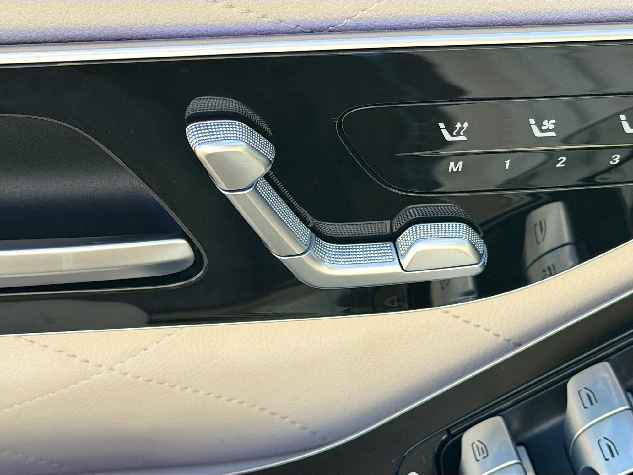 Used 2023 Mercedes-Benz S 580 4MATIC Sedan image 25