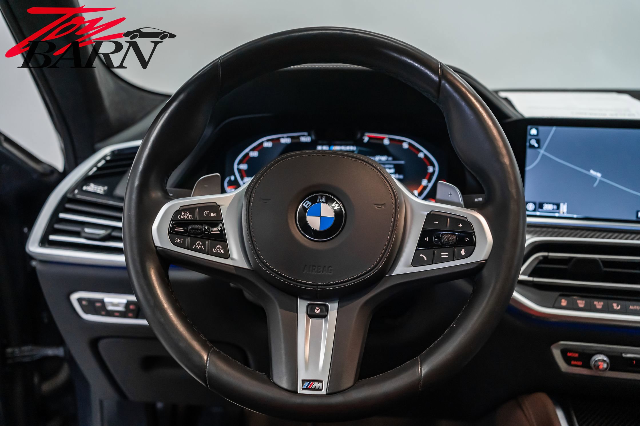 Used 2020 BMW X6 M50i w/ Executive Package image 30