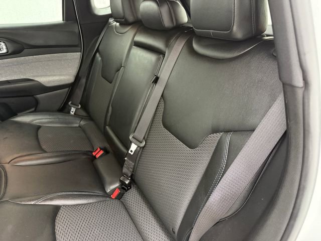 Used 2024 Jeep Compass Latitude image 34