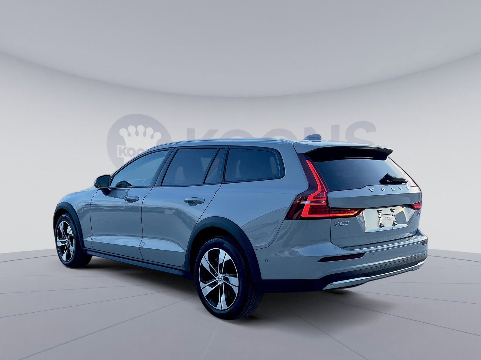 Certified 2024 Volvo V60 B5 Cross Country Plus image 4